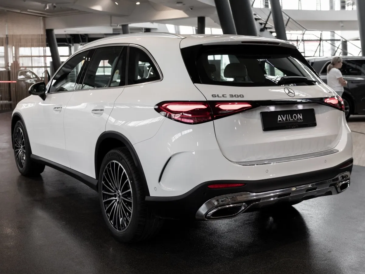 Mercedes-Benz GLC 300 4MATIC 9G-TRONIC (258 л.с.) Белый в АВИЛОН. Слайд №5