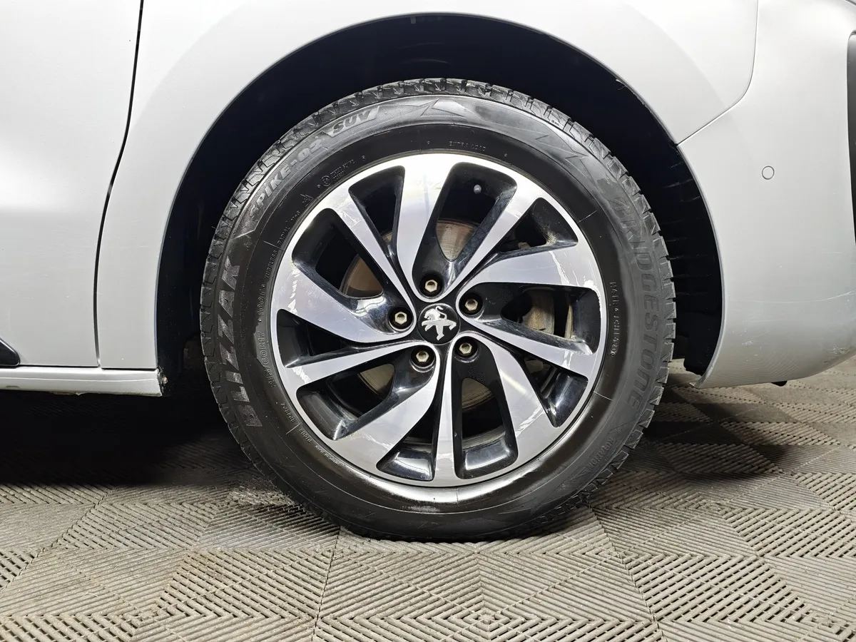 Peugeot Traveller Business 2.0 Hdi AT (150 л.с.) VIP Серый в АВИЛОН. Слайд №8