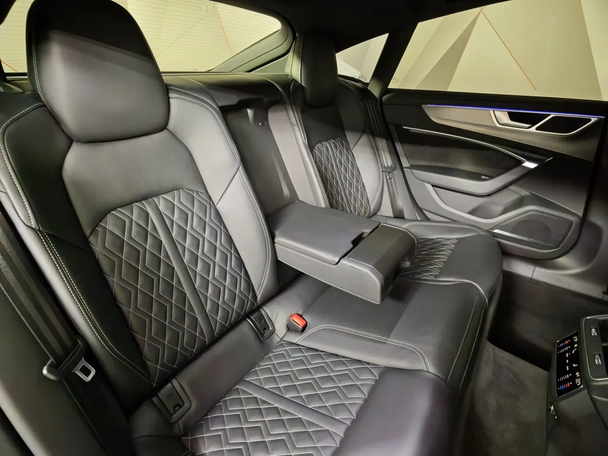 Audi A7 45 TFSI quattro S tronic (245 л.с.) Серый в АВИЛОН. Слайд №17