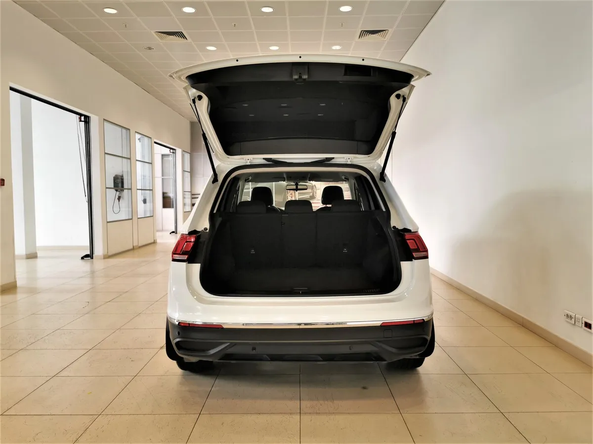 Volkswagen Tiguan 1.4 TSI BlueMotion DSG (150 л.с.) Comfortline Белый в АВИЛОН. Слайд №11