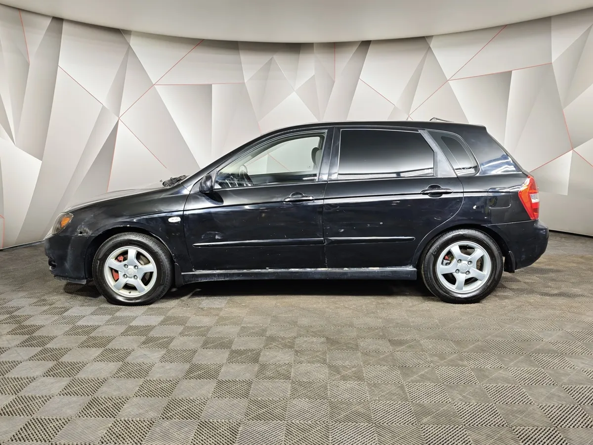 Kia Cerato 1.6 MT (105 л.с.) Черный в АВИЛОН. Слайд №5