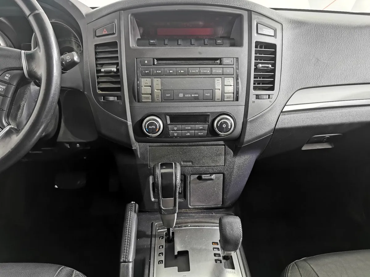 Mitsubishi Pajero 3.0 AT AWD (178 л.с.) Черный в АВИЛОН. Слайд №14