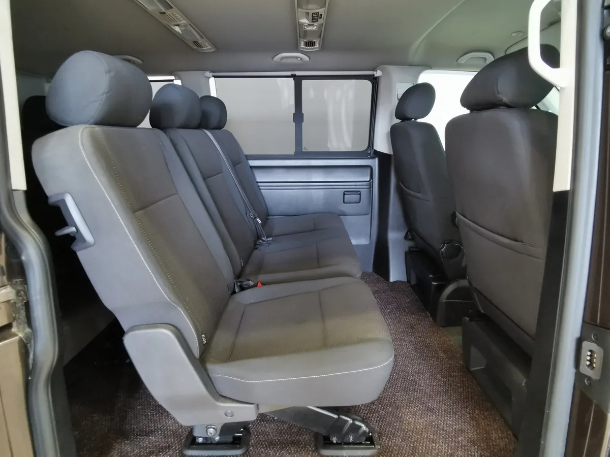 Volkswagen Caravelle 2.0 TDI MT L1 (140 л.с.) Comfortline Коричневый в АВИЛОН. Слайд №15