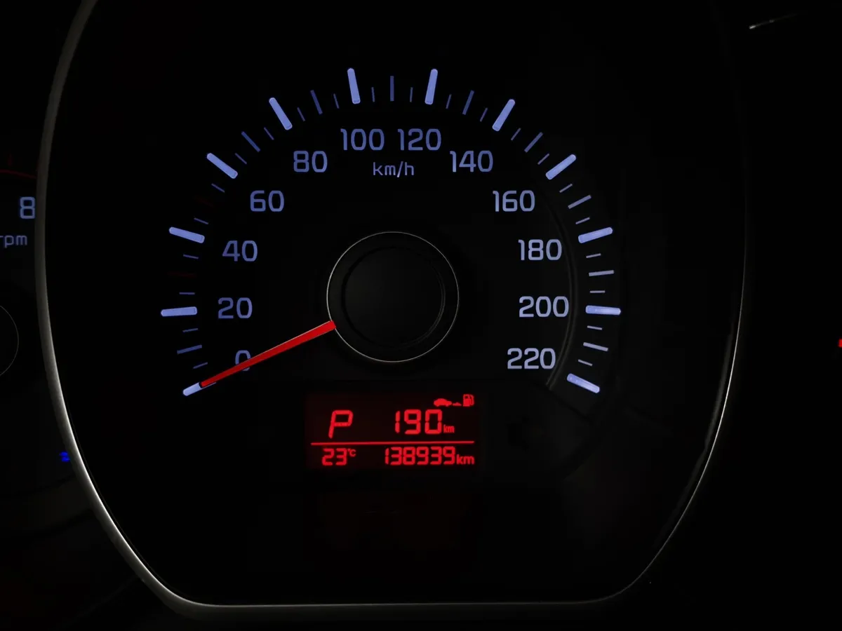 Kia Rio 1.4 MT (107 л.с.) Comfort Серый в АВИЛОН. Слайд №18