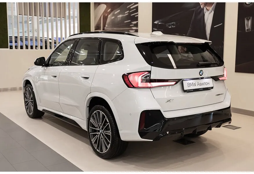 BMW X1 xDrive25 Li (204 л.с.) Белый в АВИЛОН. Слайд №6