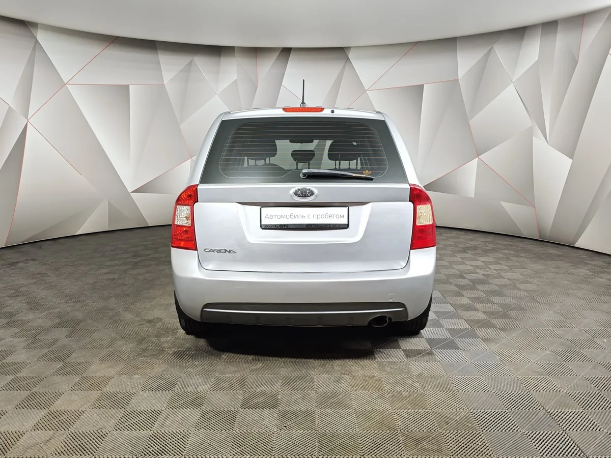Kia Carens 1.6 MT (126 л.с.) Серебристый в АВИЛОН. Слайд №8