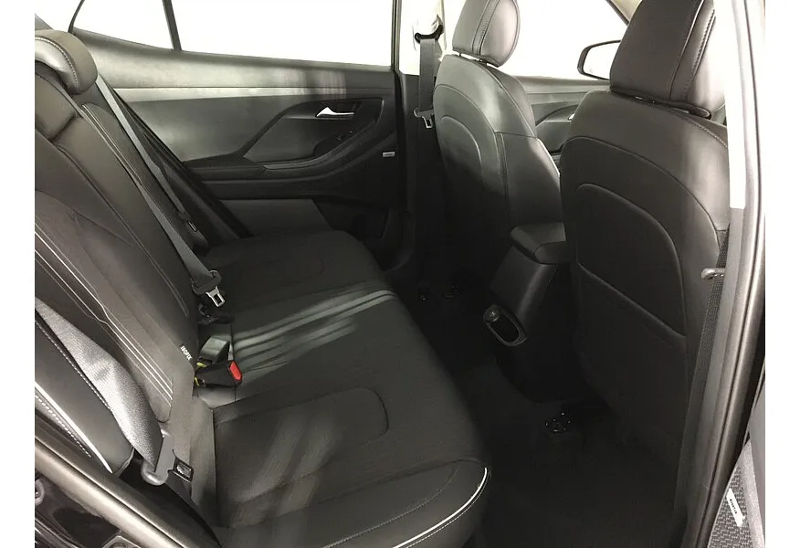 Solaris HC 2.0 AT 4WD (150 л.с.) Lifestyle + Premium Audio + Winter + Advanced Белый в АВИЛОН. Слайд №7