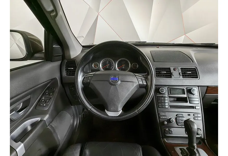 Volvo XC90 2.5 T5 Geartronic AWD (5 мест) (210 л.с.) Серый в АВИЛОН. Слайд №10