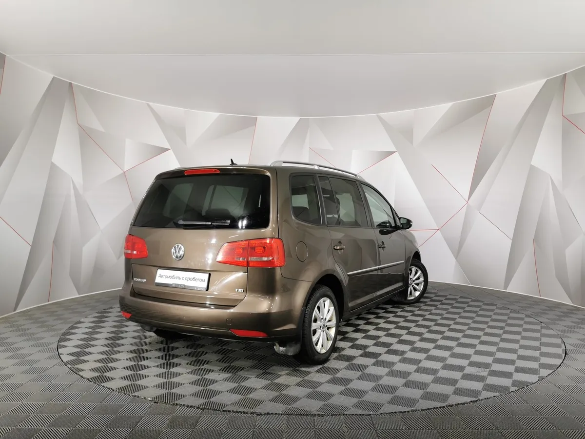 Volkswagen Touran 1.4 TSI DSG (170 л.с.) Highline Коричневый в АВИЛОН. Слайд №2