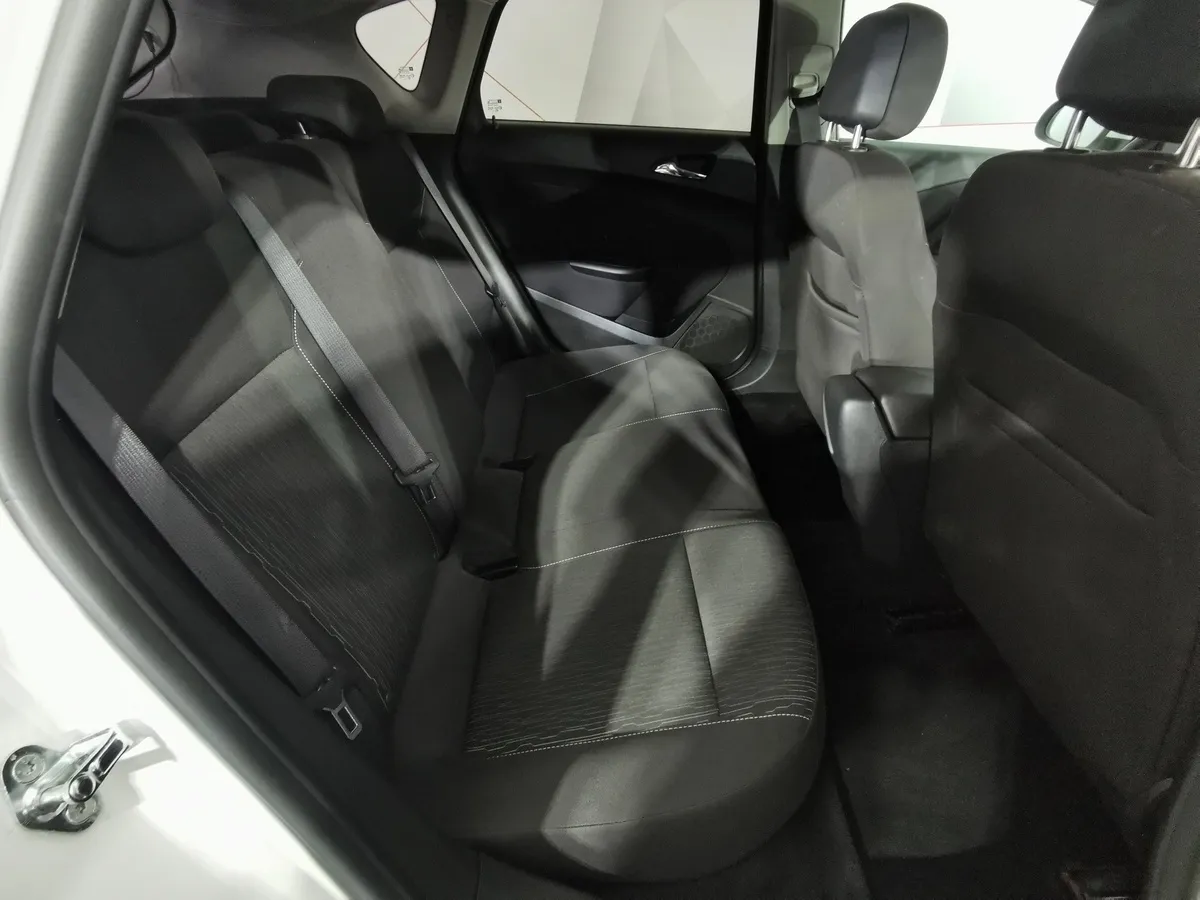 Opel Astra 1.6 AT (115 л.с.) Белый в АВИЛОН. Слайд №15