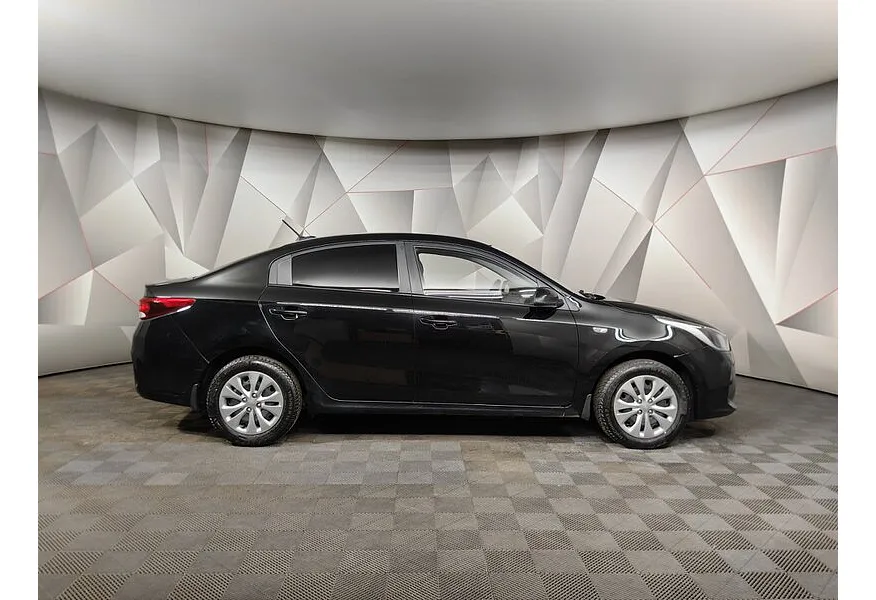 Kia Rio 1.6 AT (123 л.с.) Черный в АВИЛОН. Слайд №6 Kia Rio 1.6 AT (123 л.с.) Черный в АВИЛОН. Слайд №6