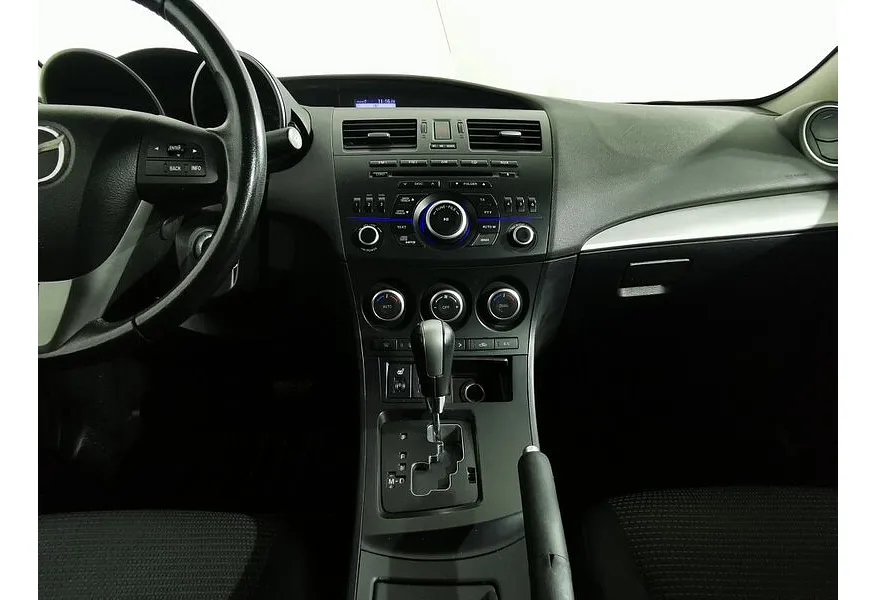 Mazda 3 1.6 AT (105 л.с.) Черный в АВИЛОН. Слайд №15