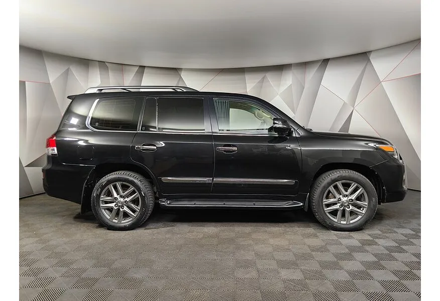 Lexus LX 570 AT (367 л.с.) Черный в АВИЛОН. Слайд №4