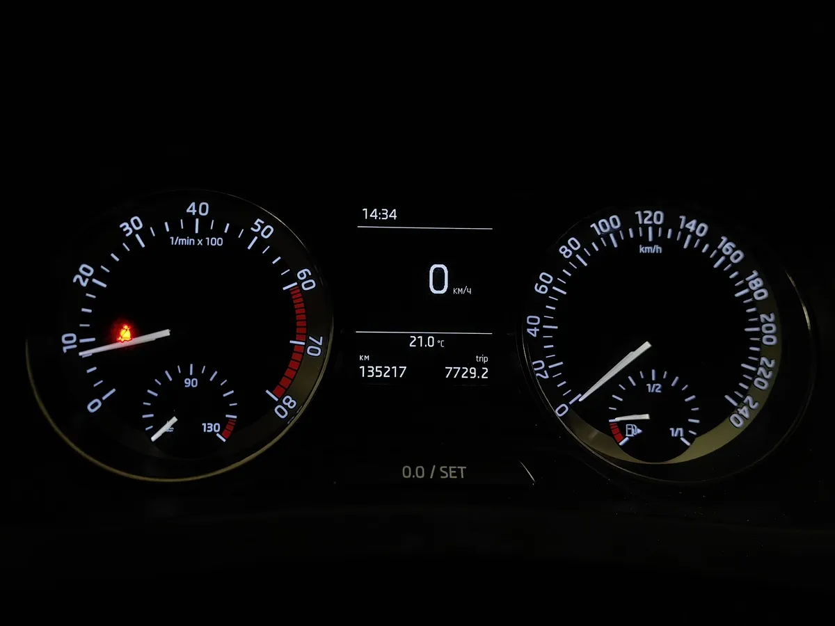 Skoda Rapid 1.6 MT (90 л.с.) Черный в АВИЛОН. Слайд №18