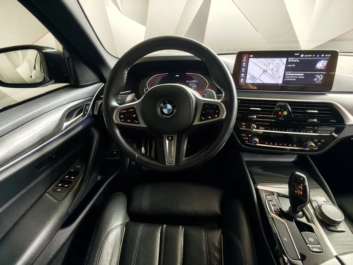BMW 5 серия 530i xDrive Steptronic (249 л.с.) M Sport Plus Черный в АВИЛОН. Слайд №15