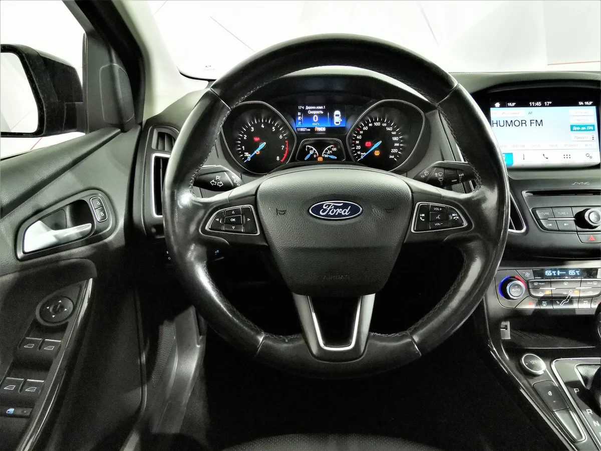 Ford Focus 1.5 EcoBoost AT (150 л.с.) Titanium Черный в АВИЛОН. Слайд №19