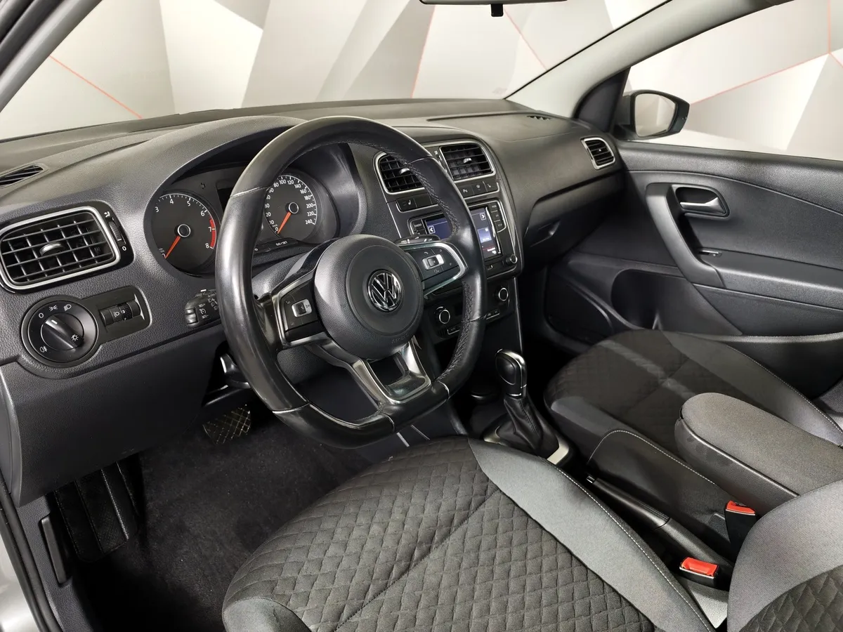 Volkswagen Polo 1.6 MPI AT (110 л.с.) Trendline Серебристый в АВИЛОН. Слайд №19