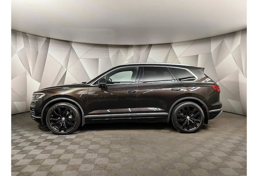 Volkswagen Touareg 2.0 TSI Tiptronic 4Motion (249 л.с.) Respect Коричневый в АВИЛОН. Слайд №3