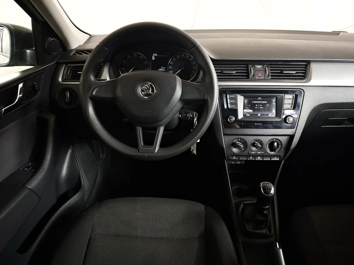 Skoda Rapid 1.6 MT (90 л.с.) Белый в АВИЛОН. Слайд №20