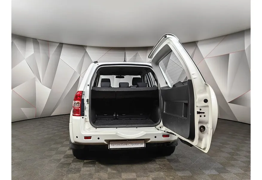 Suzuki Grand Vitara 2.0 AT (140 л.с.) Белый в АВИЛОН. Слайд №8