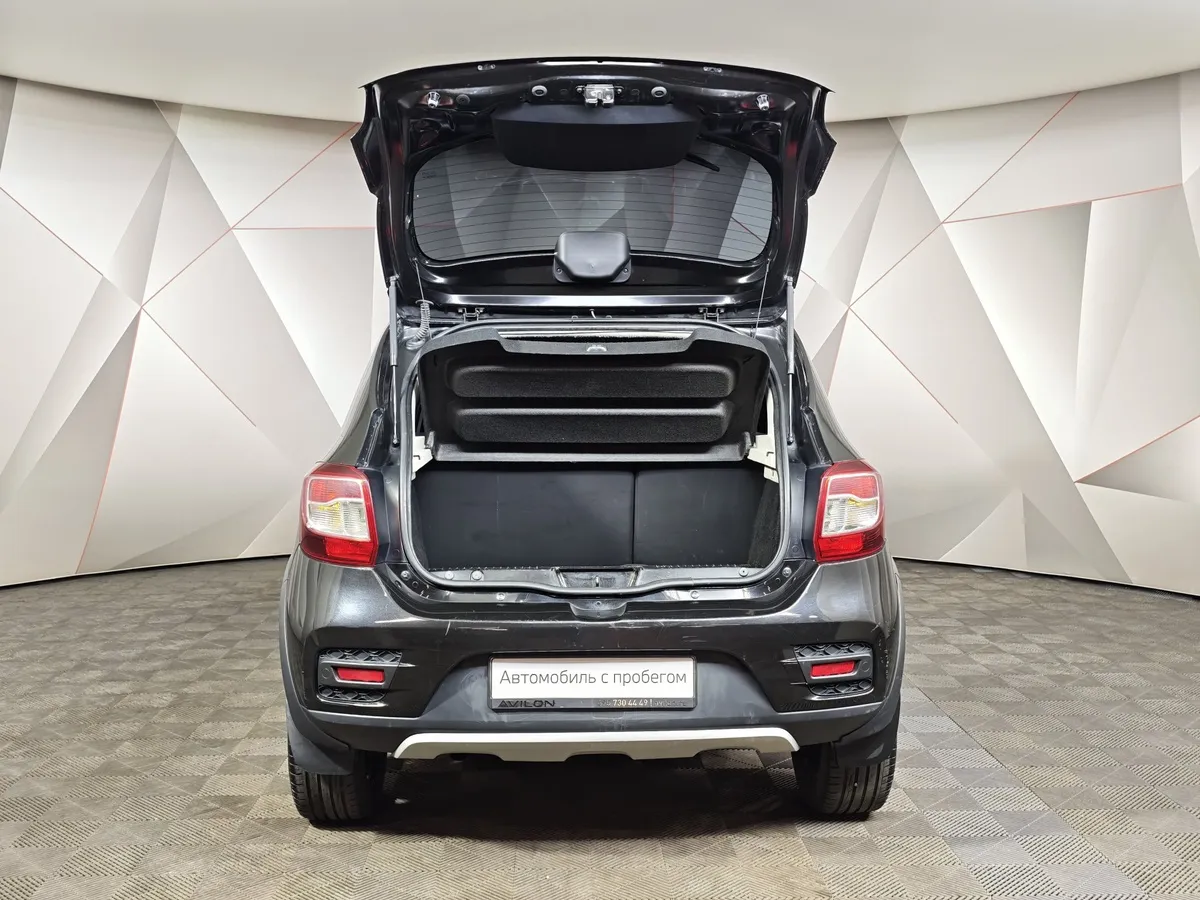 Renault Sandero 1.6 MT (82 л.с.) Stepway Life Черный в АВИЛОН. Слайд №10