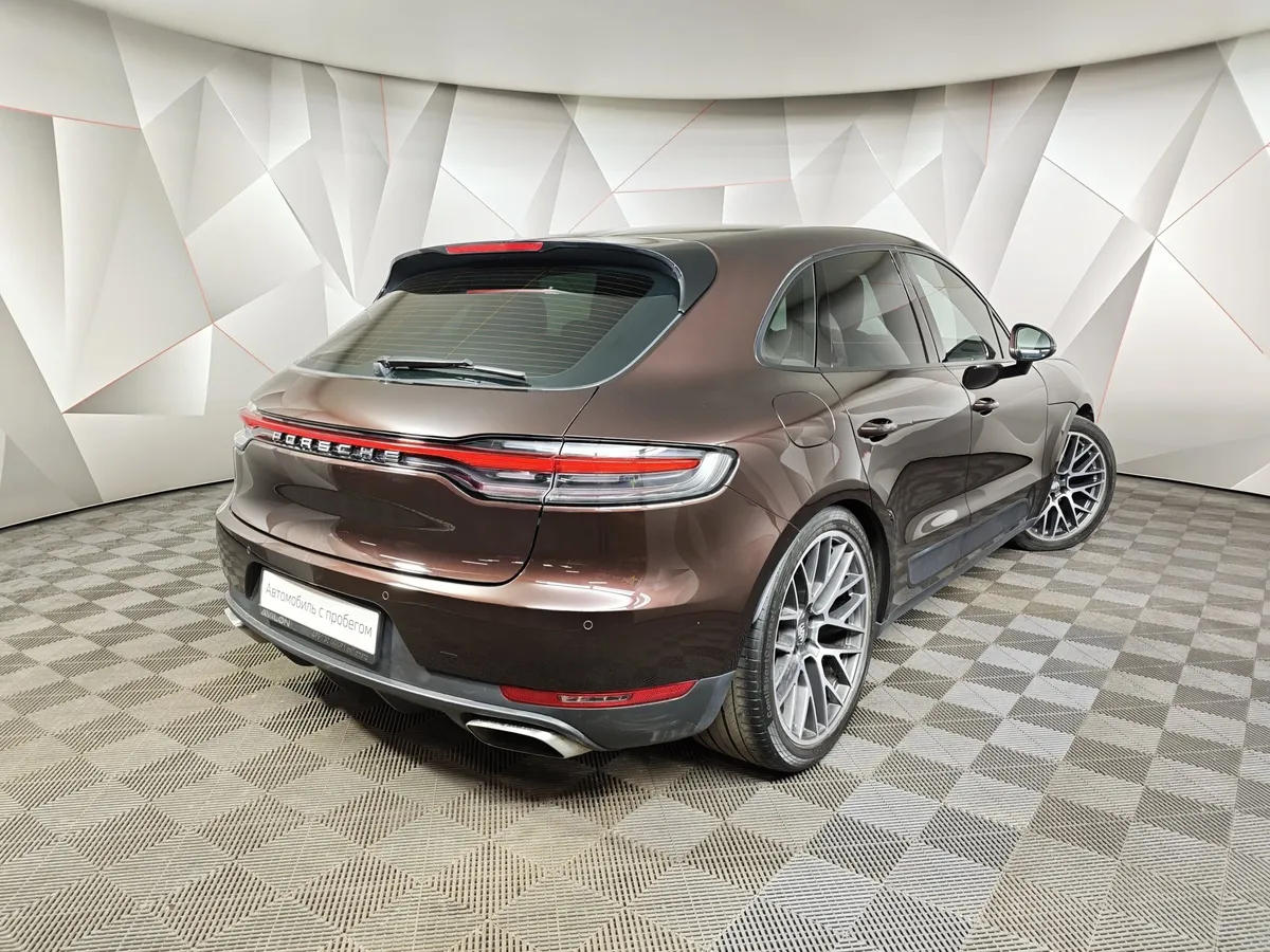 Porsche Macan 2.0 TFSI AMT 4WD (265 л.с.) R4 Коричневый в АВИЛОН. Слайд №2
