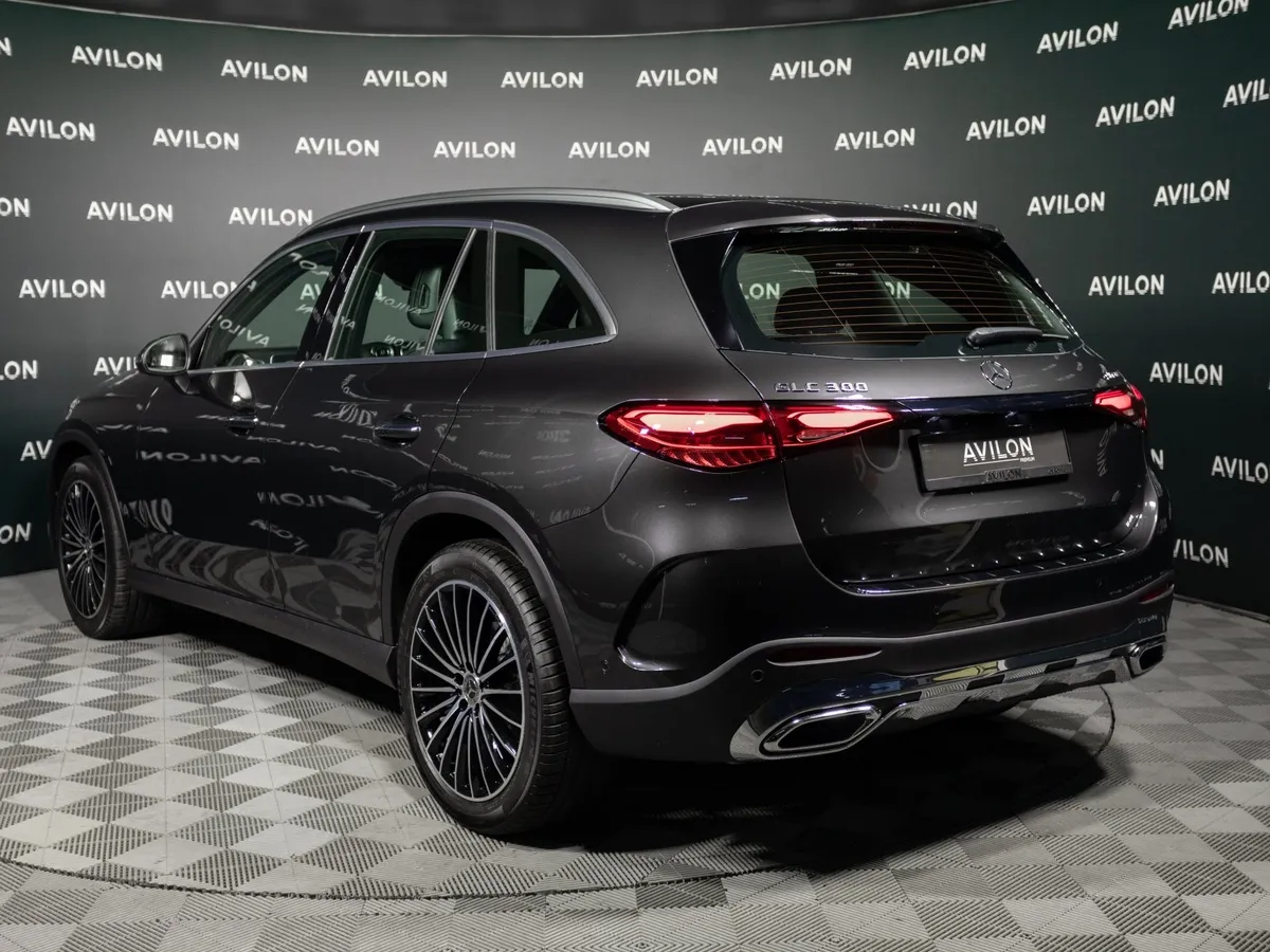 Mercedes-Benz GLC 300 4MATIC 9G-TRONIC (258 л.с.) Серый в АВИЛОН. Слайд №7