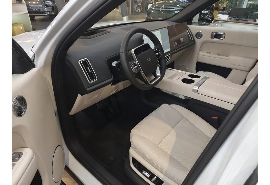 Li Auto L9 1.5 AT 4WD (449 л.с.) Ultra Белый в АВИЛОН. Слайд №10