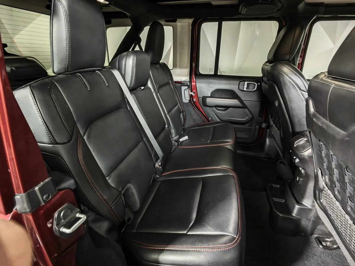 Jeep Wrangler 3.6 AT AWD (290 л.с.) Rubicon Красный в АВИЛОН. Слайд №16