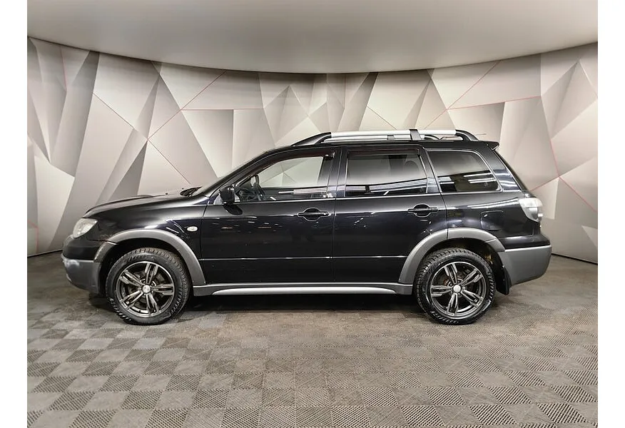 Mitsubishi Outlander 2.4 AT 4WD (160 л.с.) Черный в АВИЛОН. Слайд №5