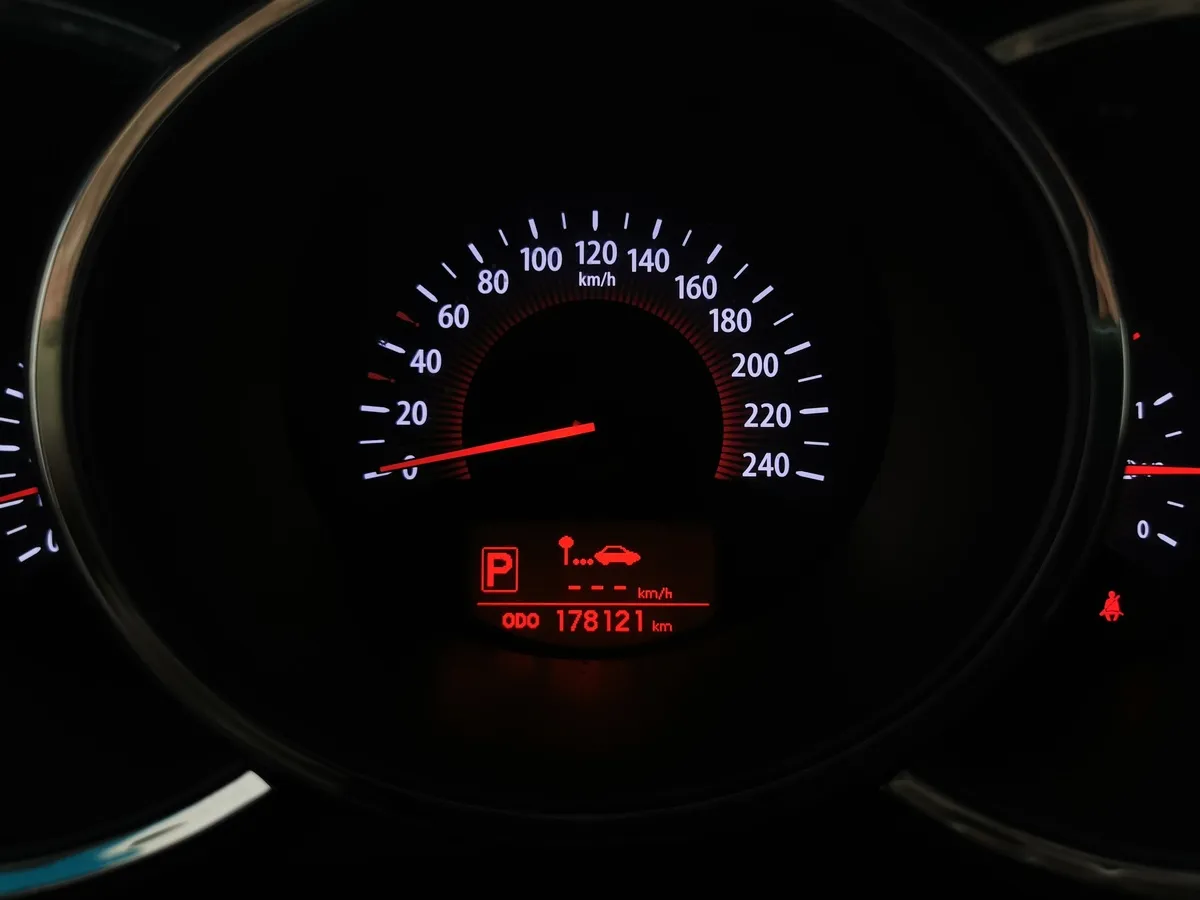 Kia Sorento 2.4 AT 4WD (175 л.с.) Comfort Бежевый в АВИЛОН. Слайд №17