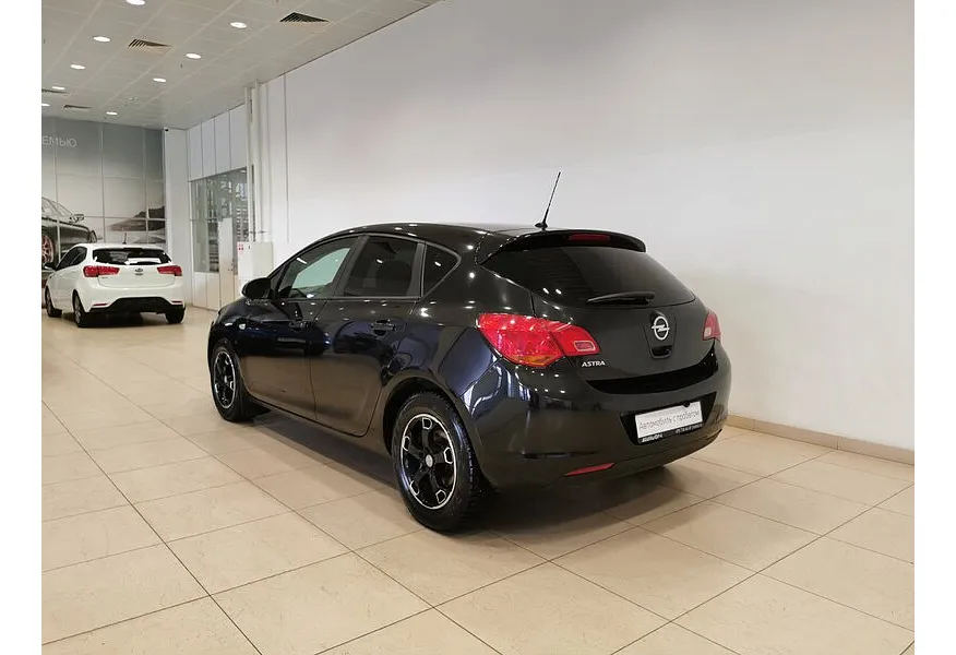 Opel Astra 1.6 MT (115 л.с.) Черный в АВИЛОН. Слайд №4