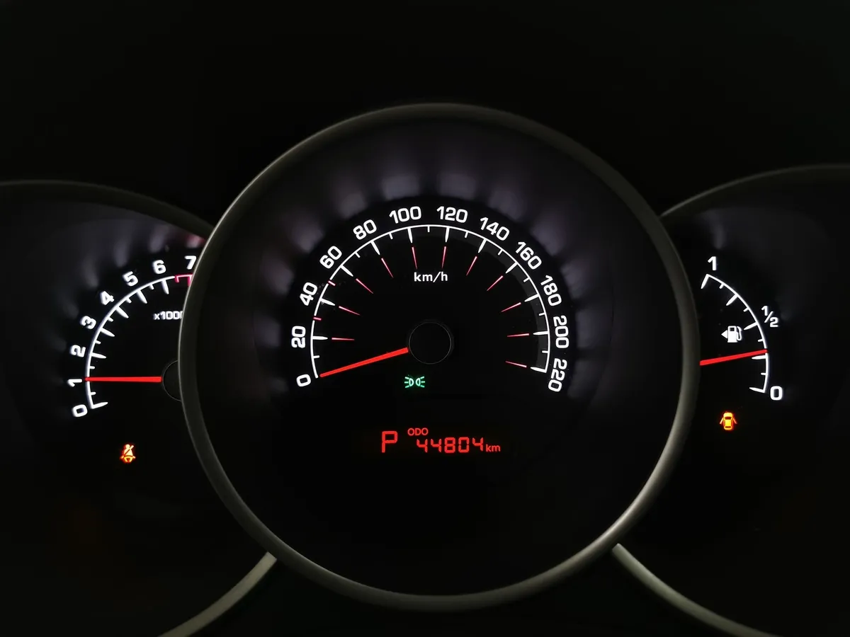 Kia Venga 1.6 AT (125 л.с.) Серый в АВИЛОН. Слайд №17