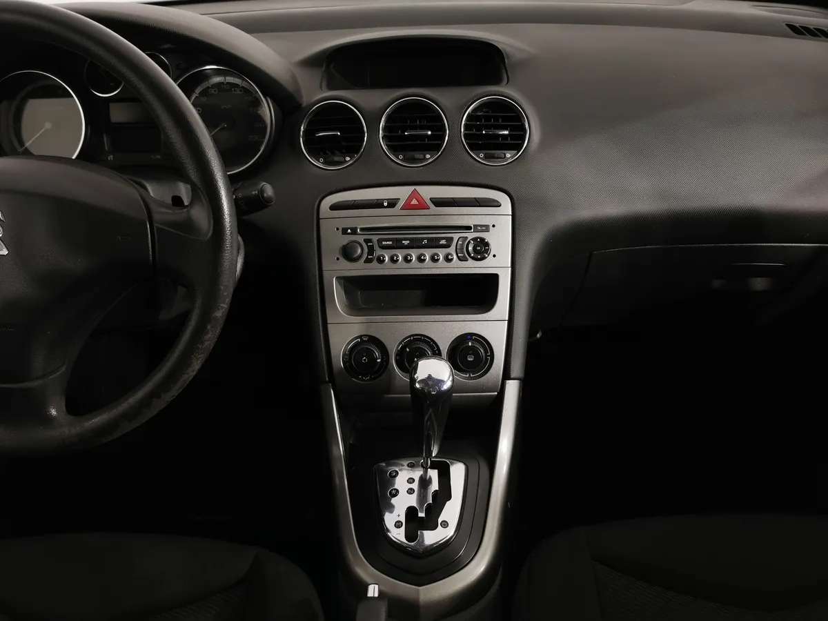 Peugeot 308 1.6 AT (120 л.с.) Серый в АВИЛОН. Слайд №14