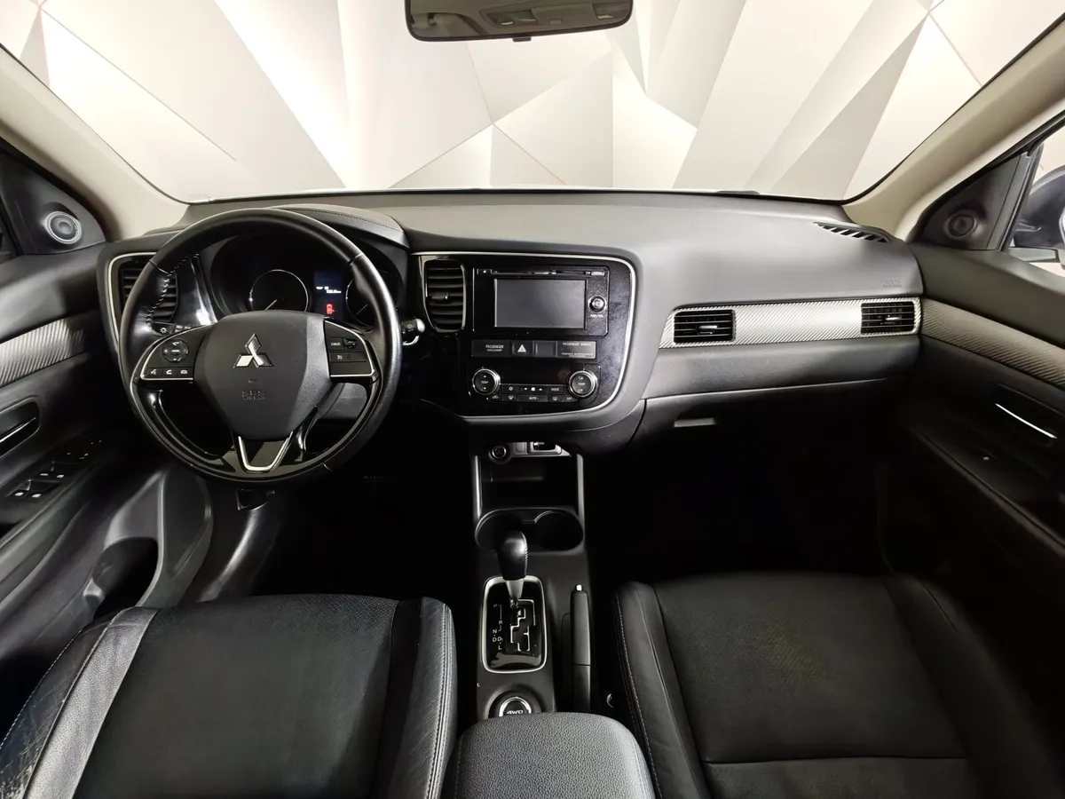 Mitsubishi Outlander 2.0 CVT 4WD (146 л.с.) Instyle E29 Белый в АВИЛОН. Слайд №14
