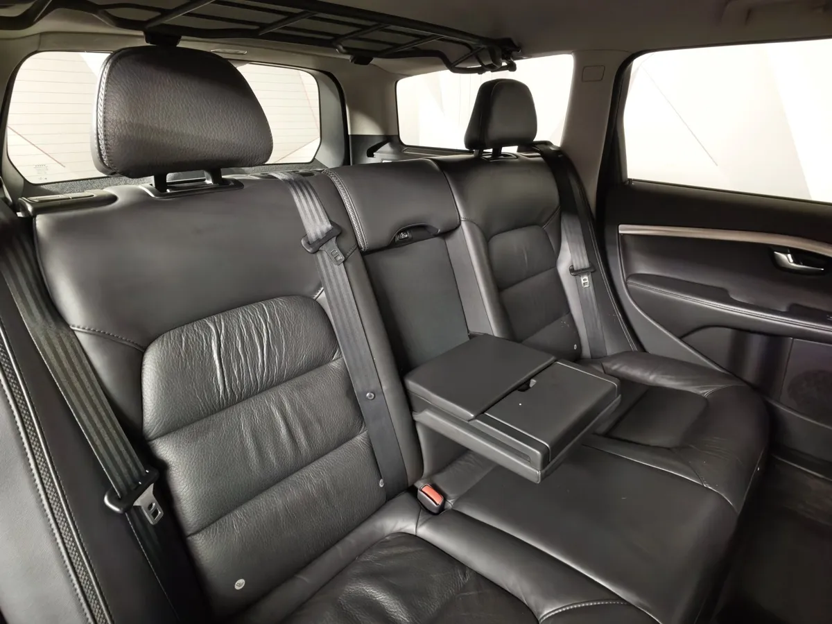 Volvo XC70 2.4 D4 Geartronic AWD (163 л.с.) Черный в АВИЛОН. Слайд №16