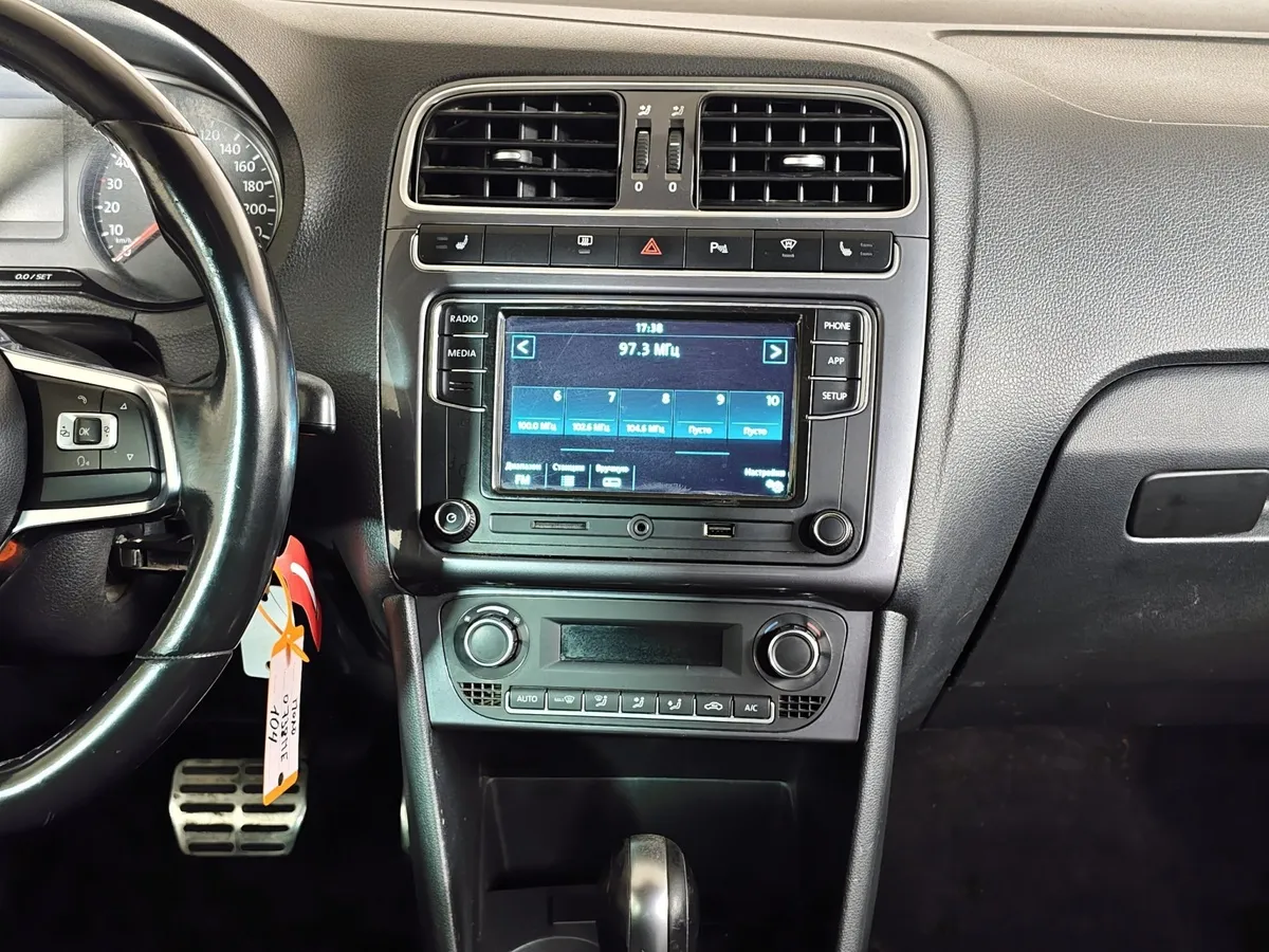 Volkswagen Polo 1.6 MPI AT (110 л.с.) Trendline Серый в АВИЛОН. Слайд №10