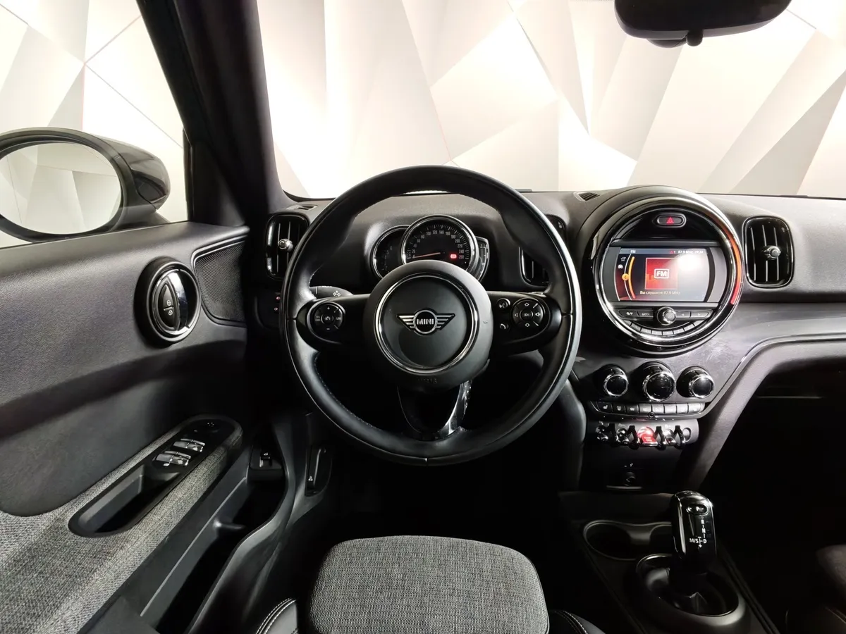 Mini Countryman Cooper 1.5 AT (136 л.с.) Essential Зеленый в АВИЛОН. Слайд №15