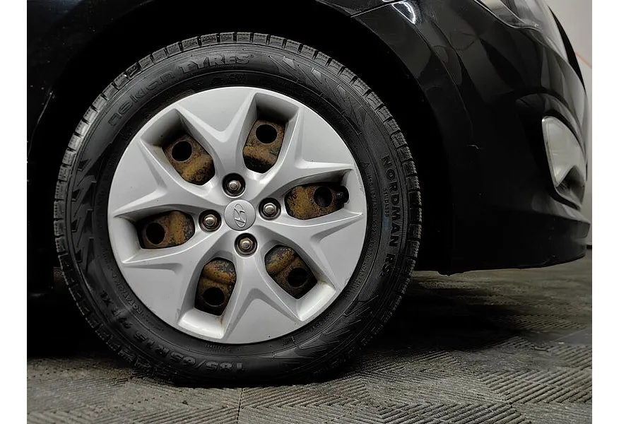 Hyundai Solaris 1.6 AT (123 л.с.) Special Edition Черный в АВИЛОН. Слайд №9