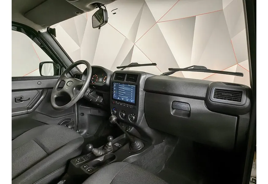 ВАЗ (Lada) 4x4 1.7 MT 8 кл. (Евро-4) (83 л.с.) Белый в АВИЛОН. Слайд №8