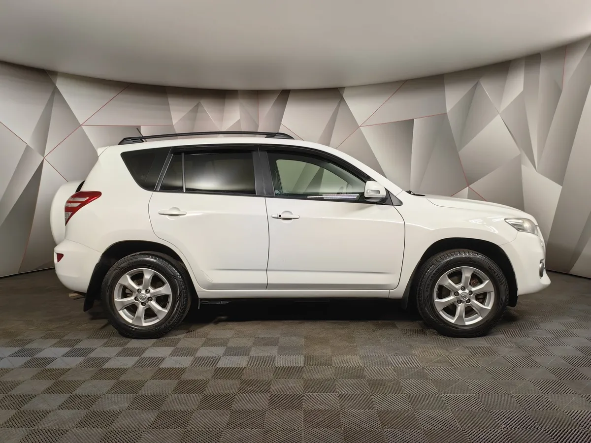 Toyota RAV4 2.0 CVT (158 л.с.) Белый в АВИЛОН. Слайд №6