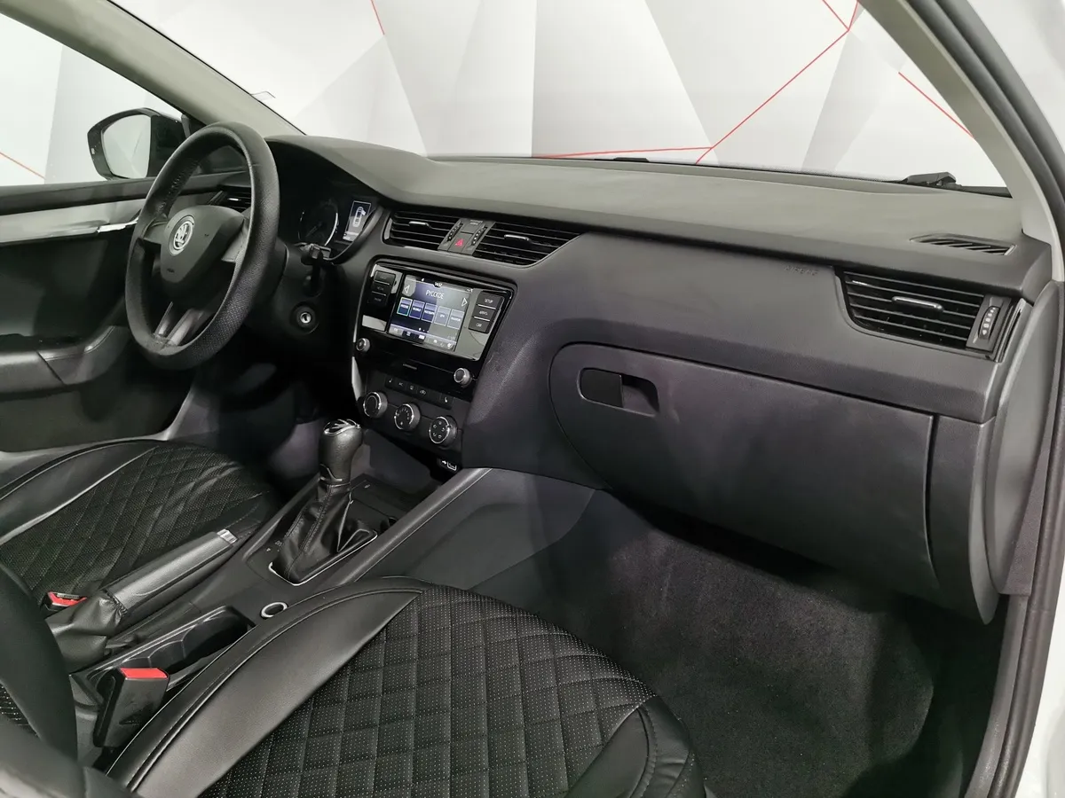 Skoda Octavia 1.6 AT (110 л.с.) Белый в АВИЛОН. Слайд №11