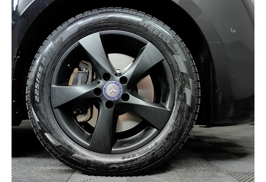 Mercedes-Benz V-Класс V 200 d AT L2 4x4 (136 л.с.) Черный в АВИЛОН. Слайд №9