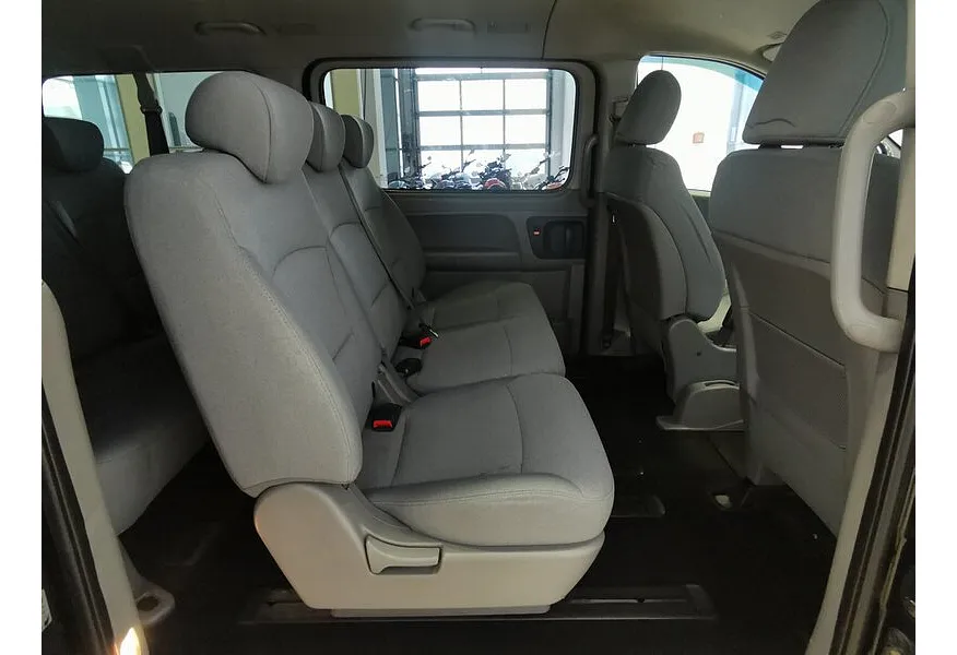 Hyundai H-1 2.4 AT (173 л.с.) Comfort Черный в АВИЛОН. Слайд №15