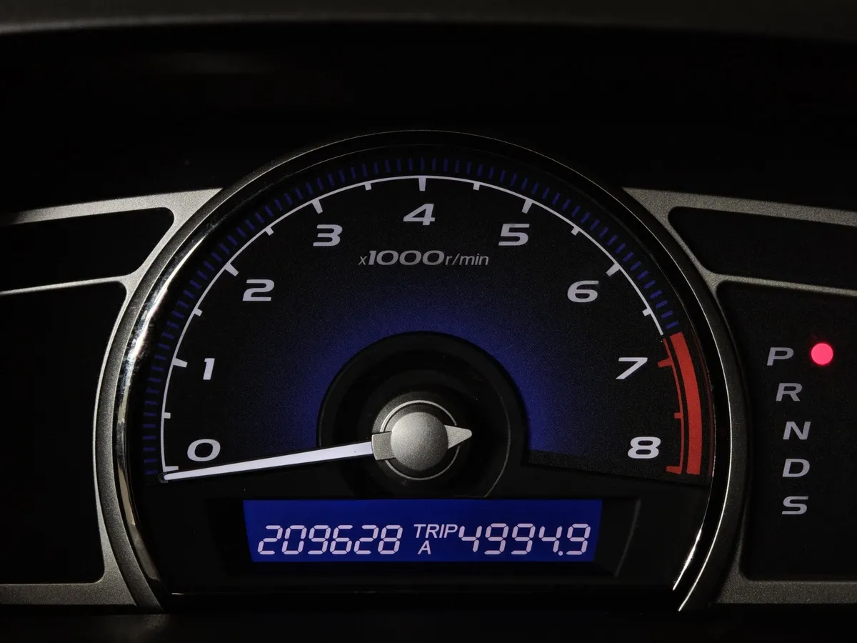 Honda Civic 1.8 AT (140 л.с.) Золотой в АВИЛОН. Слайд №15