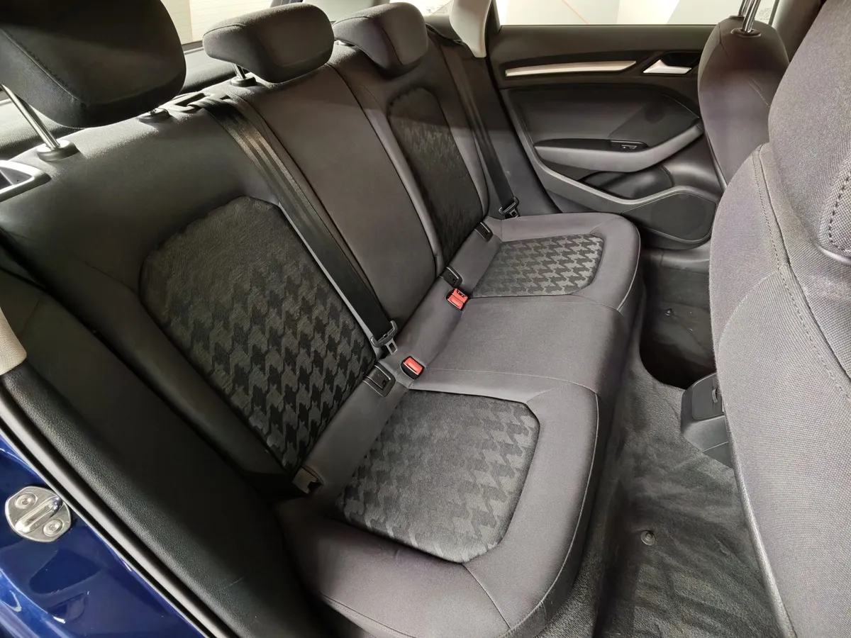 Audi A3 1.4 TFSI AT (150 л.с.) Синий в АВИЛОН. Слайд №17