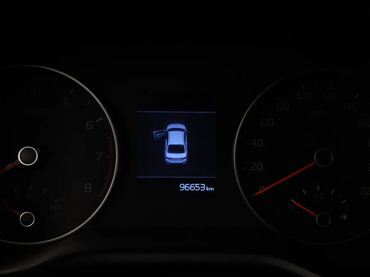 Kia Rio 1.6 AT (123 л.с.) Серый в АВИЛОН. Слайд №16