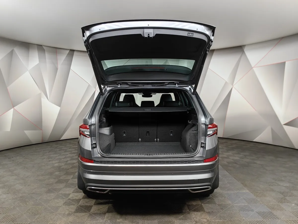 Skoda Kodiaq 2.0 TSI DSG 4X4 (180 л.с.) Серый в АВИЛОН. Слайд №12