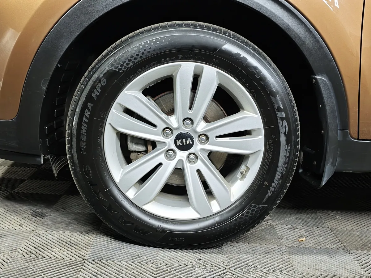 Kia Sportage 2.0 MPI AT 4WD (150 л.с.) Comfort Коричневый в АВИЛОН. Слайд №9