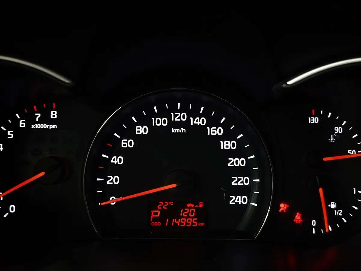 Kia Sorento 2.4 AT 4WD (175 л.с.) Comfort Коричневый в АВИЛОН. Слайд №17
